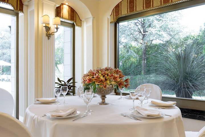 Dining 54 of 94