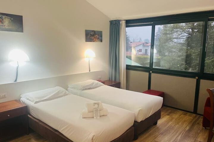 Room 15 of 42