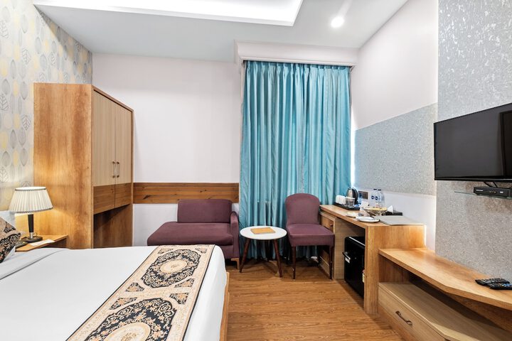 Room 12 of 61