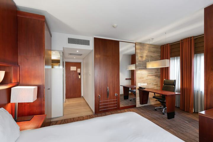 Room 16 of 57