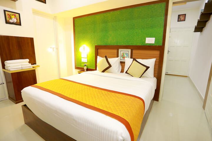 Room 12 of 63