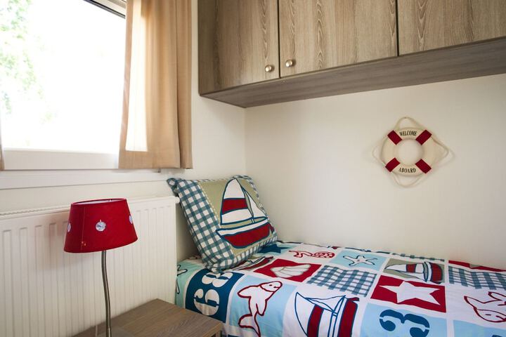 Room 4 of 40