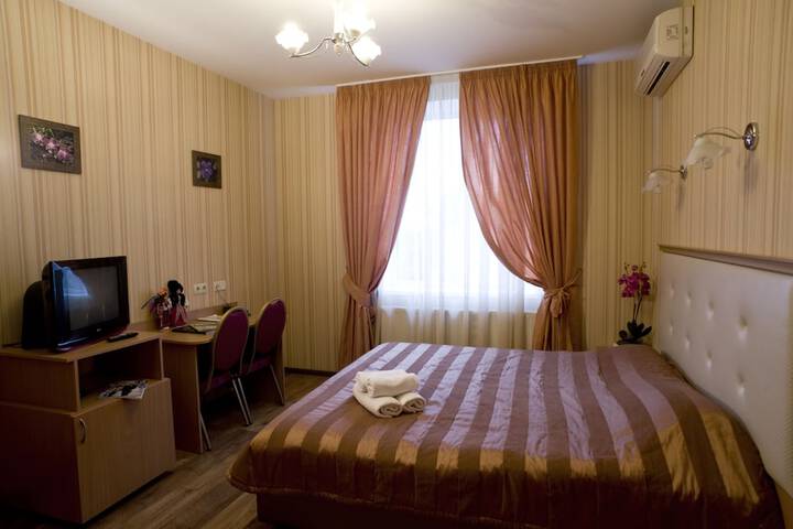 Room 5 of 37