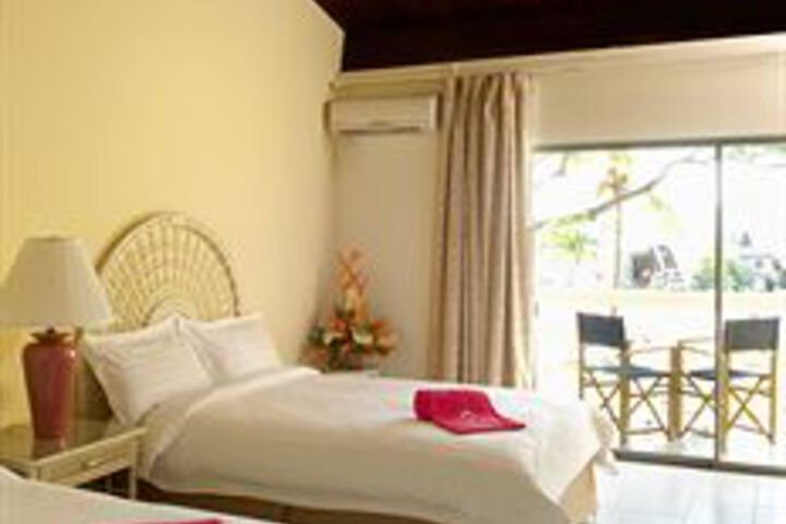 Room 11 of 28