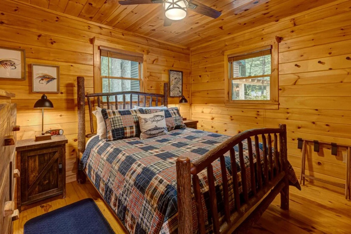Room 4 of 25