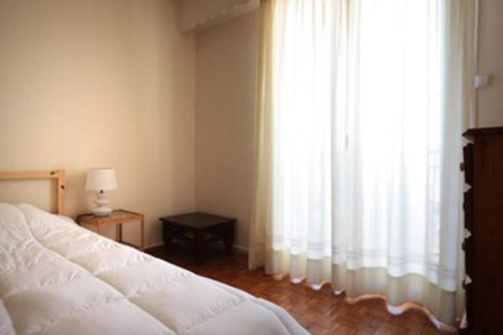 Room 17 of 34