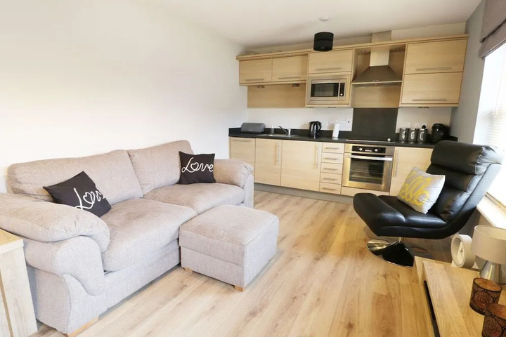 Room 3 of 8