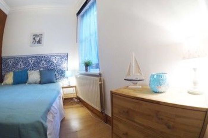 Room 12 of 28