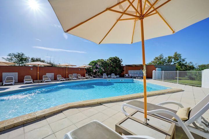 Pool 49 of 143