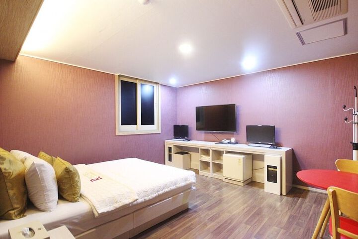 Room 6 of 59