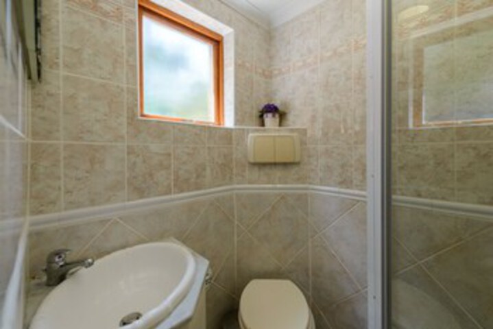 Room 2 of 16