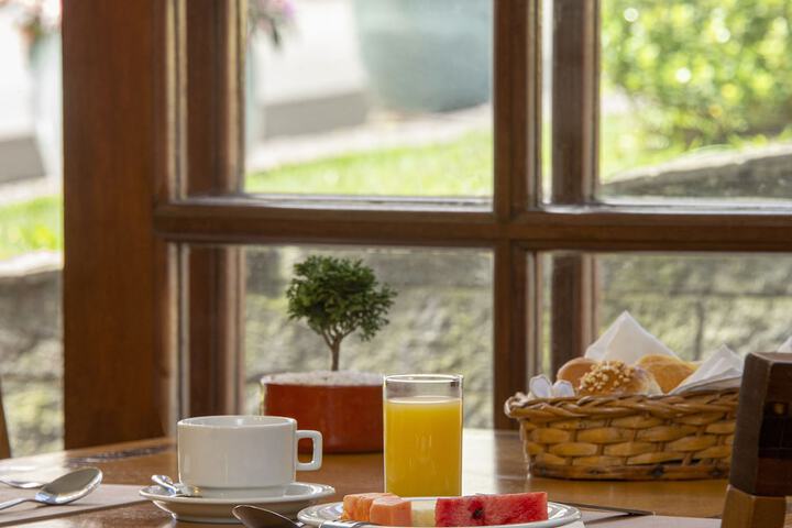 Breakfast/Coffee Service 89 of 125
