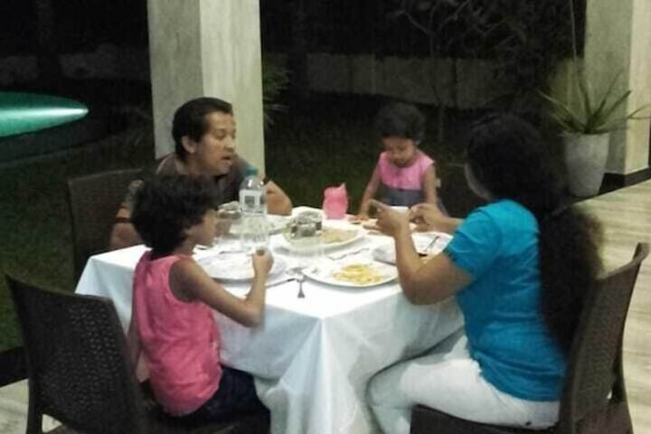 Dining 42 of 81