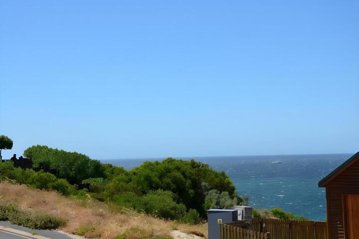 15 on Penguin Guesthouse in Cape Town