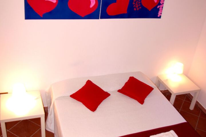 Room 12 of 36
