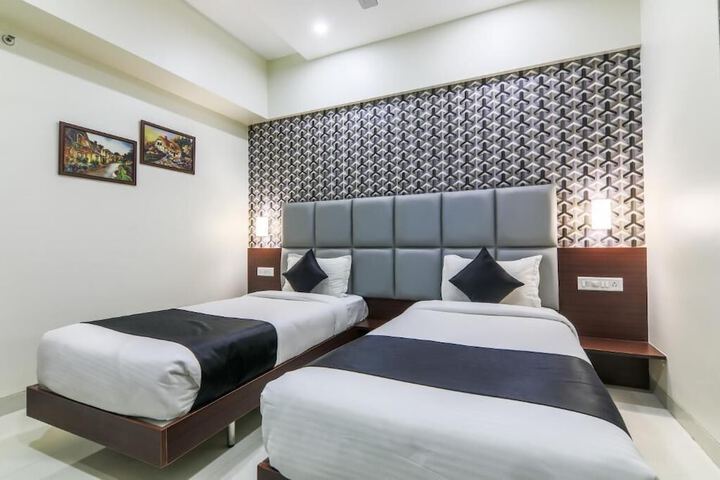 Room 8 of 27