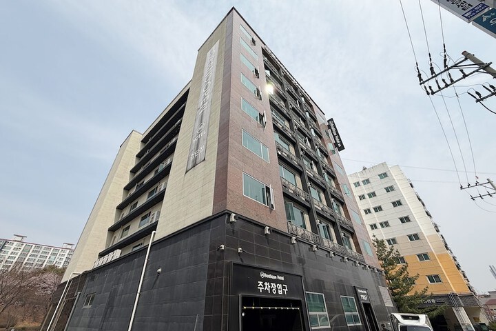 Hotel 71 of 73
