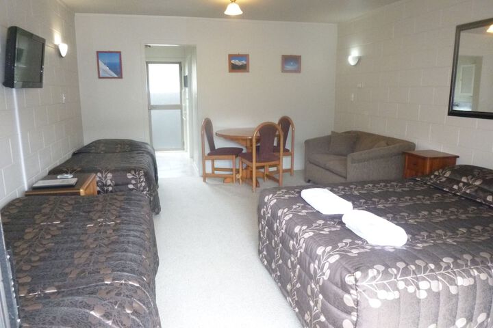 Room 6 of 155