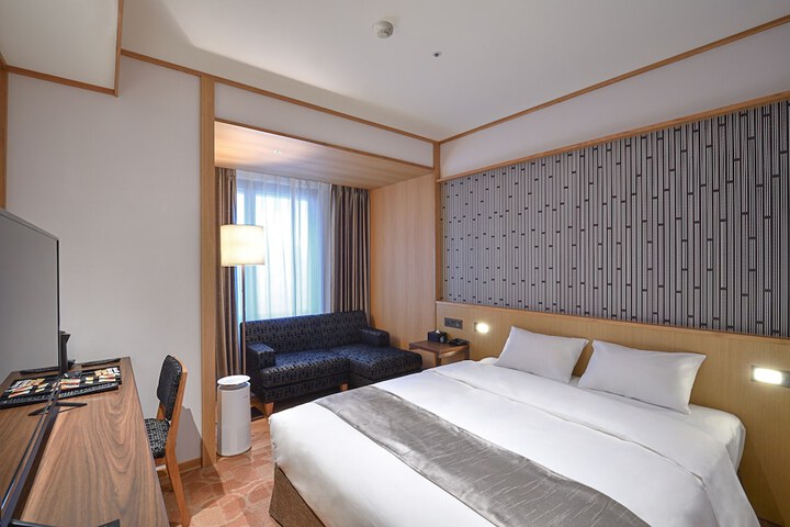Room 14 of 73