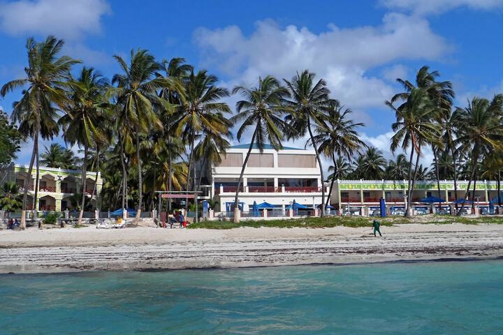 Sai Rock Beach Hotel & Spa