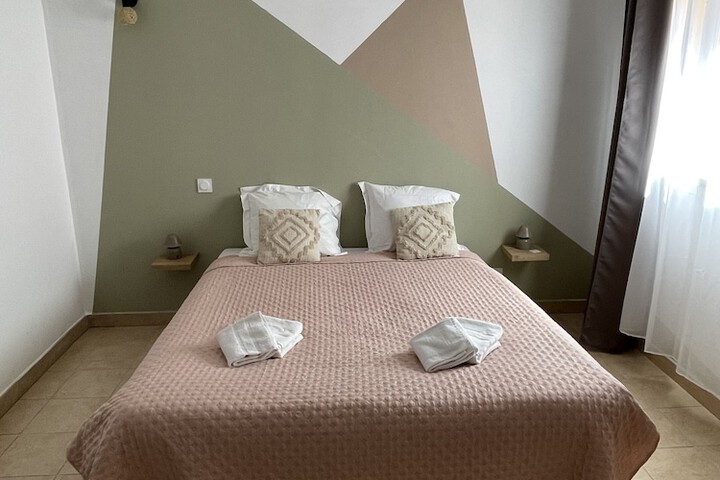 Room 8 of 37