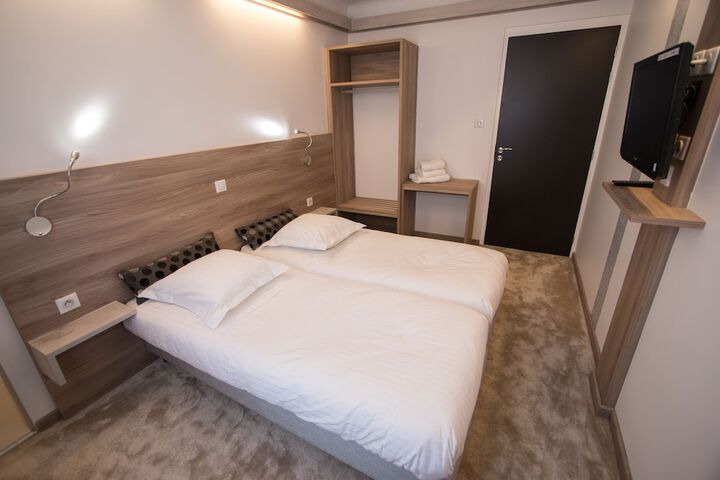 Room 15 of 39