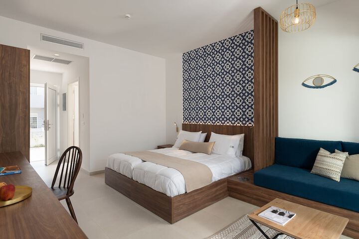 Room 4 of 37