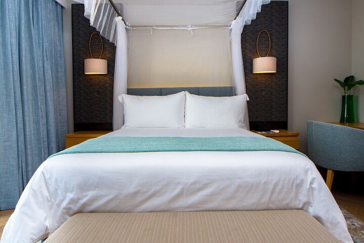 Room 3 of 28