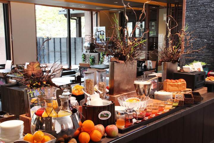 Breakfast/Coffee Service 34 of 44