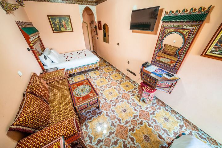 Room 4 of 40