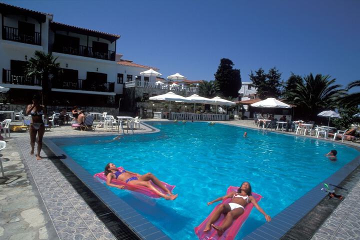 Hotel Pool