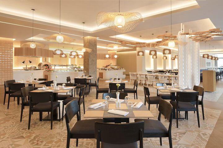 Dining 72 of 91