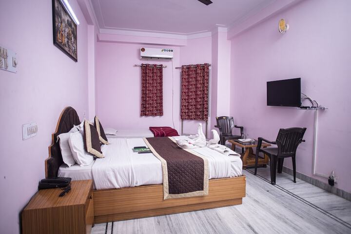 Room 10 of 26