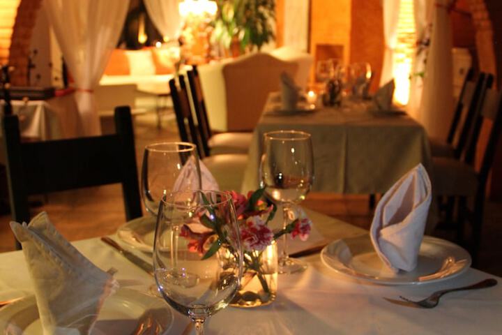 Dining 17 of 27
