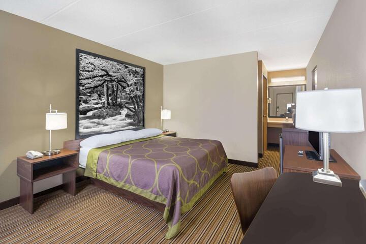1 King Bed (6 of 11)