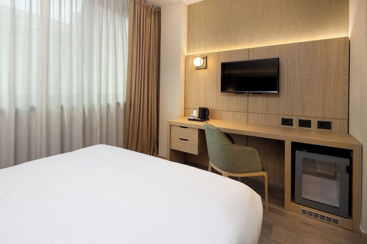 Room 32 of 101