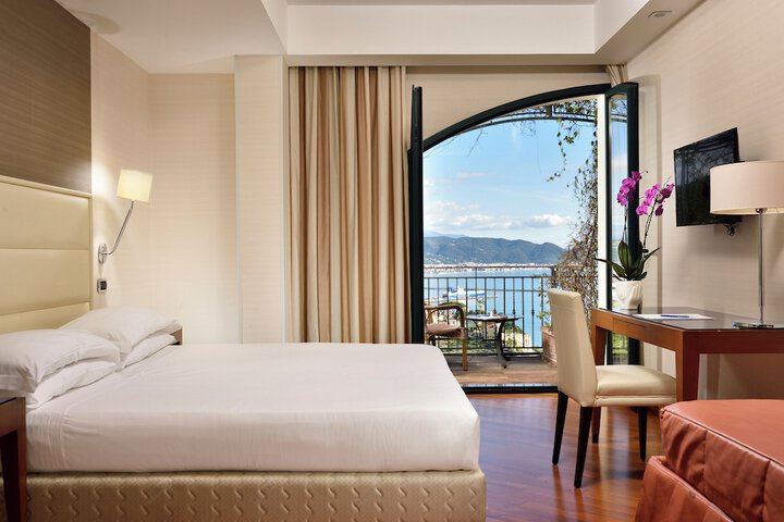 Room 28 of 111