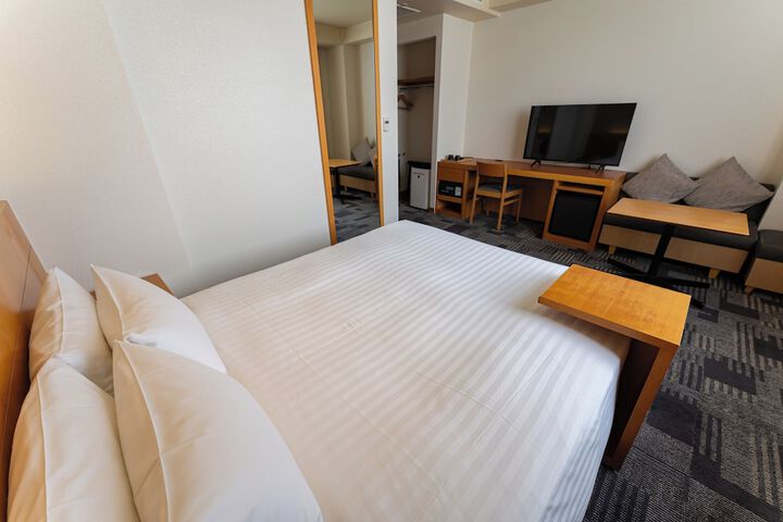Room 8 of 65