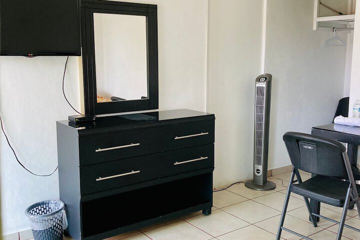 Room 2 of 17