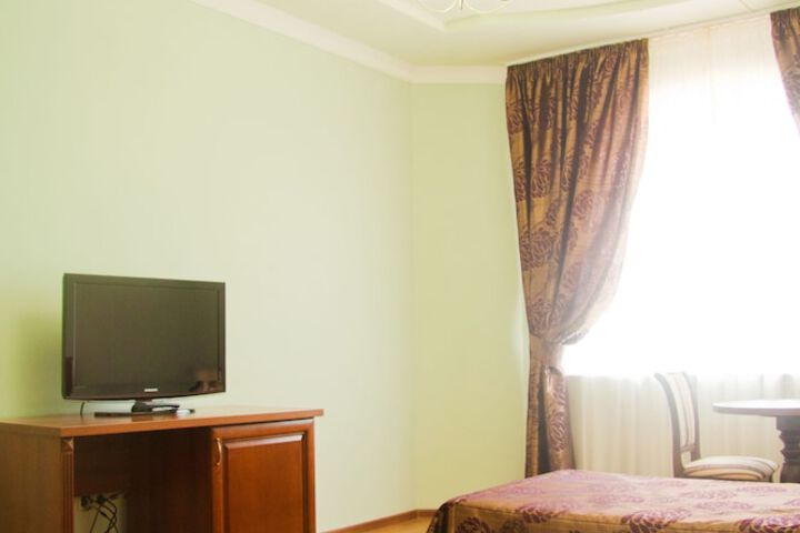 Room 25 of 40