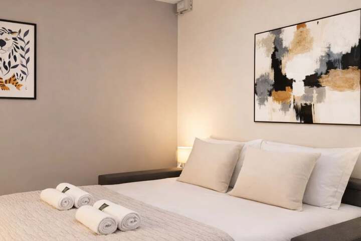 Room 28 of 43