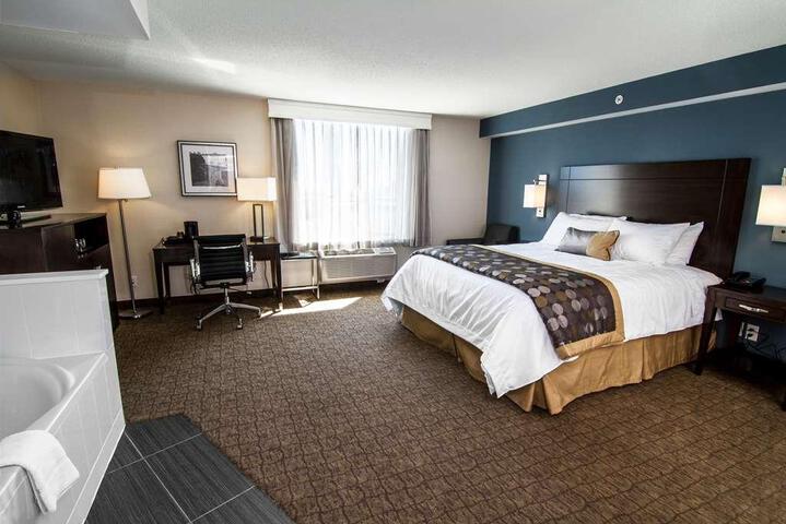 Premium Accessible Suite 2 Queen Beds (12 of 14)