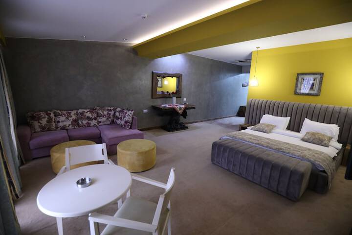 Room 29 of 86
