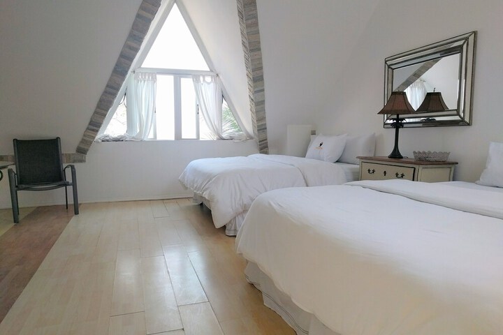 Room 10 of 50