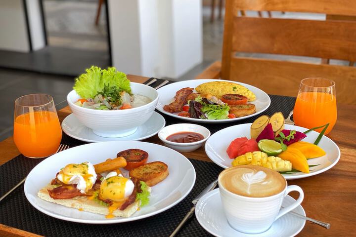 Breakfast/Coffee Service 112 of 130