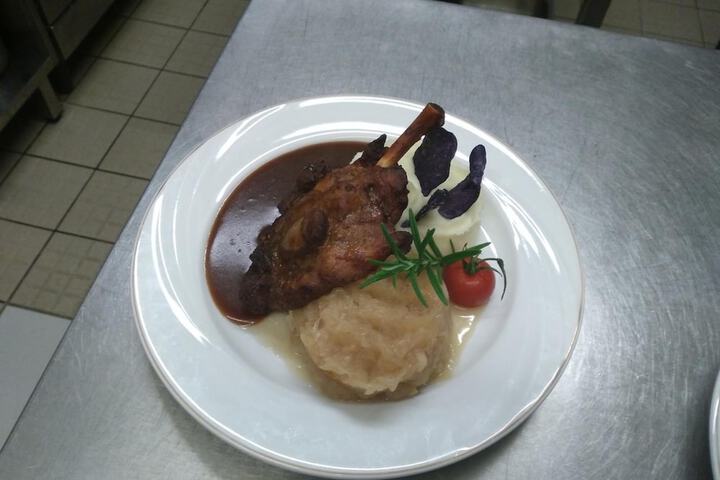 Dining 30 of 57