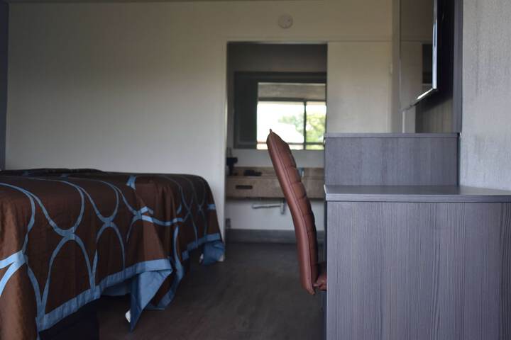 2 Queen Beds (3 of 7)