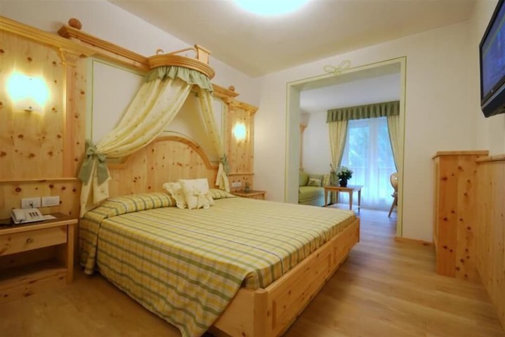 Room 7 of 46