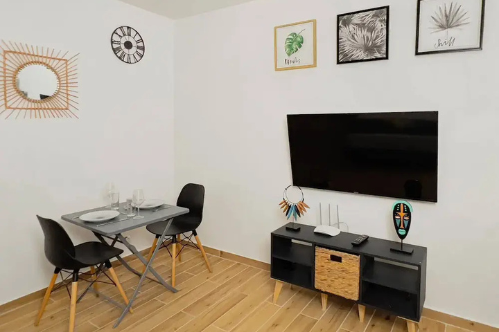Room 3 of 5