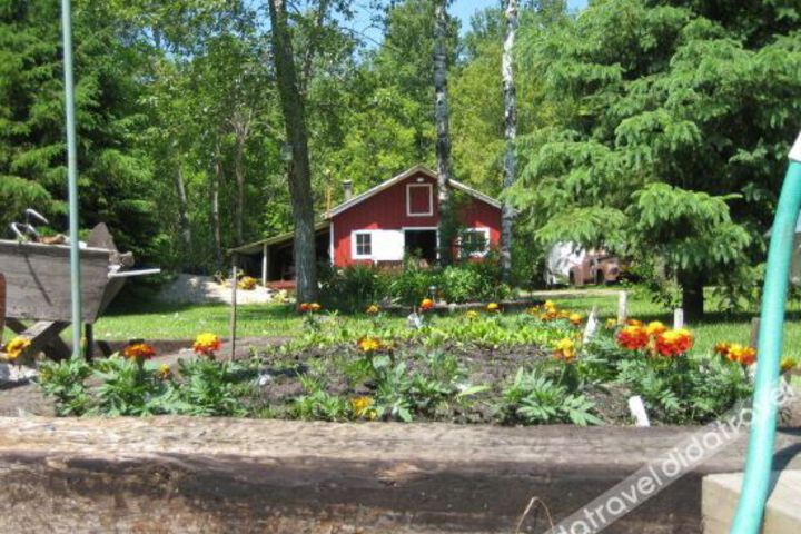Chickadee Lane Bed & Breakfast